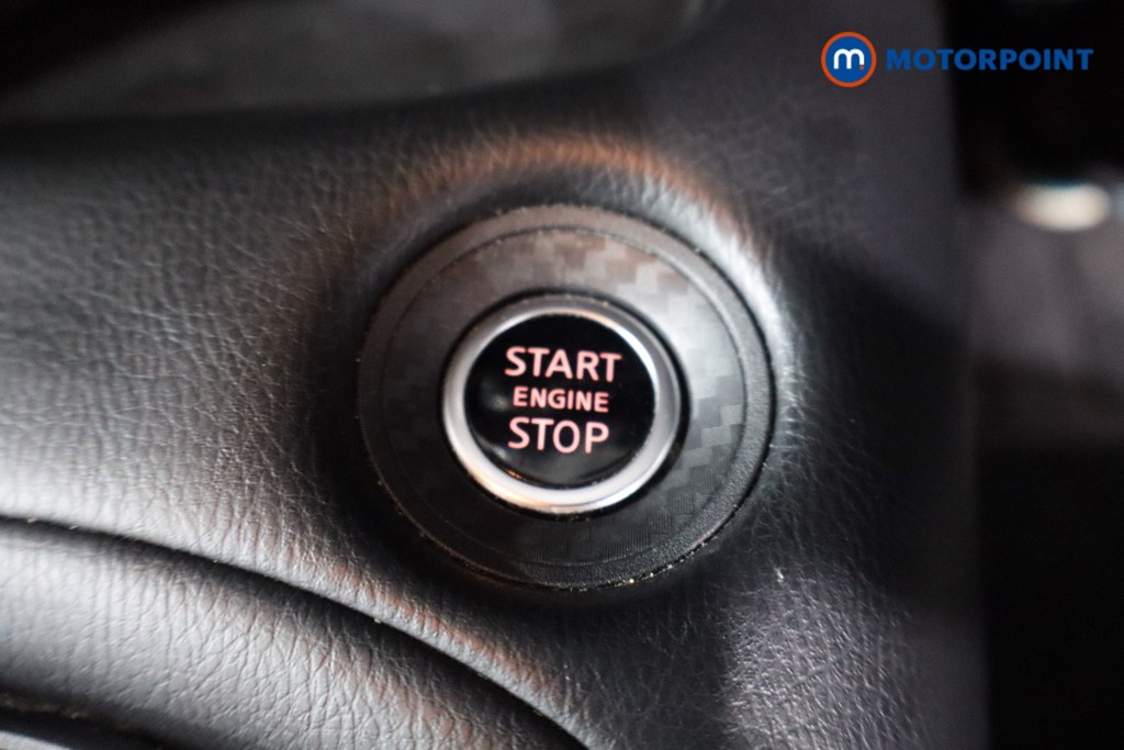 Nissan Juke N-Connecta Manual Petrol SUV - Stock Number (1566976) - 13th supplementary image