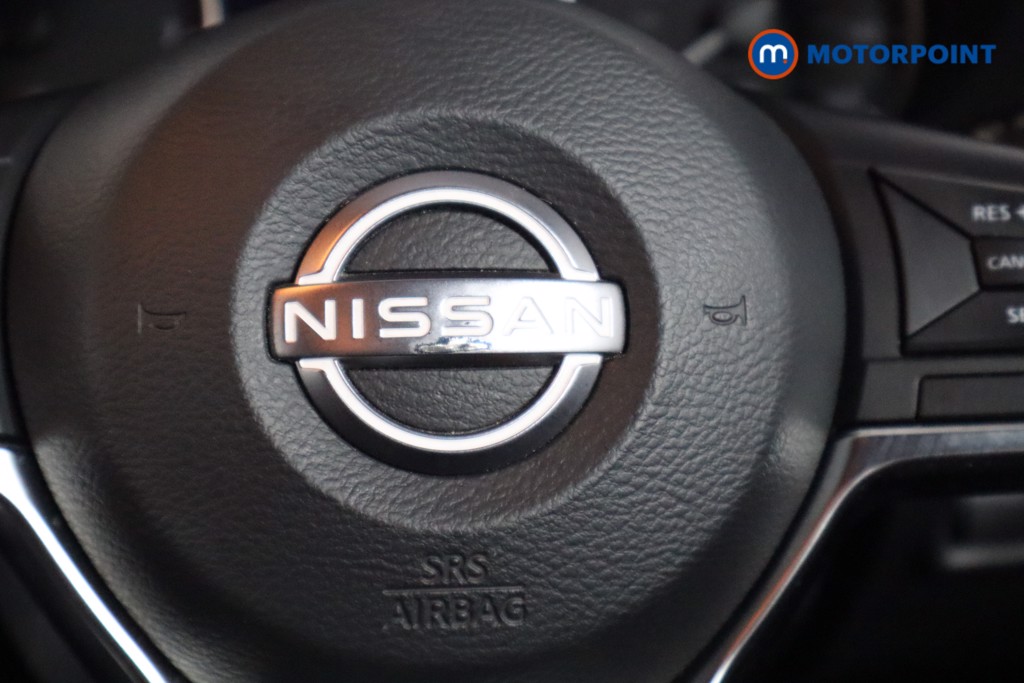 Nissan Juke N-Connecta Manual Petrol SUV - Stock Number (1566976) - 17th supplementary image
