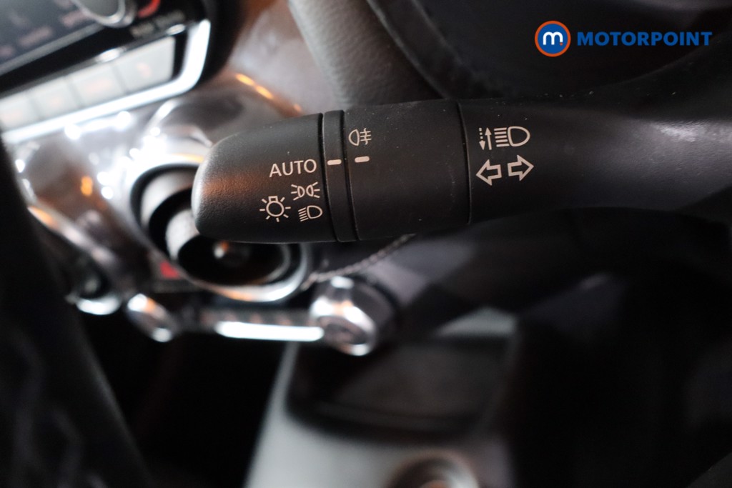 Nissan Juke N-Connecta Manual Petrol SUV - Stock Number (1566976) - 19th supplementary image