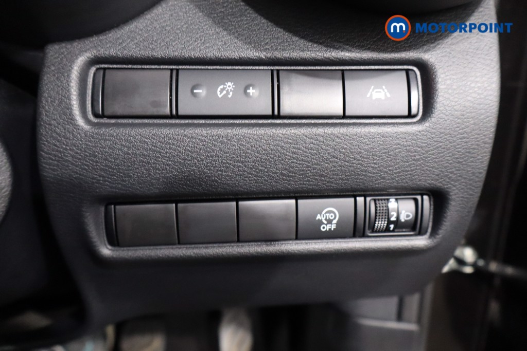Nissan Juke N-Connecta Manual Petrol SUV - Stock Number (1566976) - 21st supplementary image