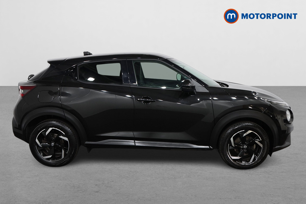 Nissan Juke N-Connecta Manual Petrol SUV - Stock Number (1566976) - Drivers side