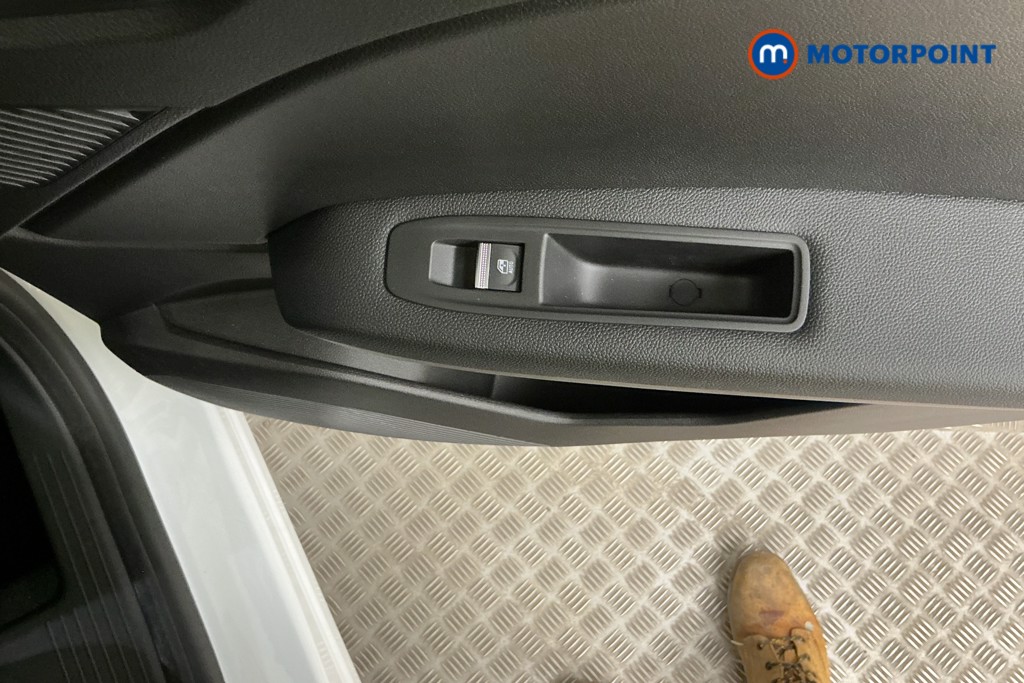 Renault Captur Techno Automatic Petrol-Electric Hybrid SUV - Stock Number (1567211) - 22nd supplementary image