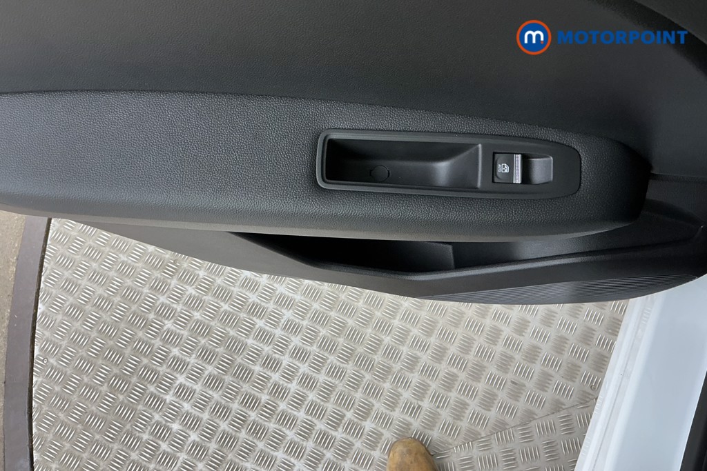 Renault Captur Techno Automatic Petrol-Electric Hybrid SUV - Stock Number (1567211) - 23rd supplementary image