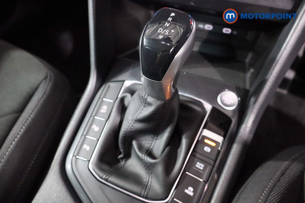 Volkswagen Tiguan Elegance Automatic Petrol SUV - Stock Number (1567890) - 14th supplementary image