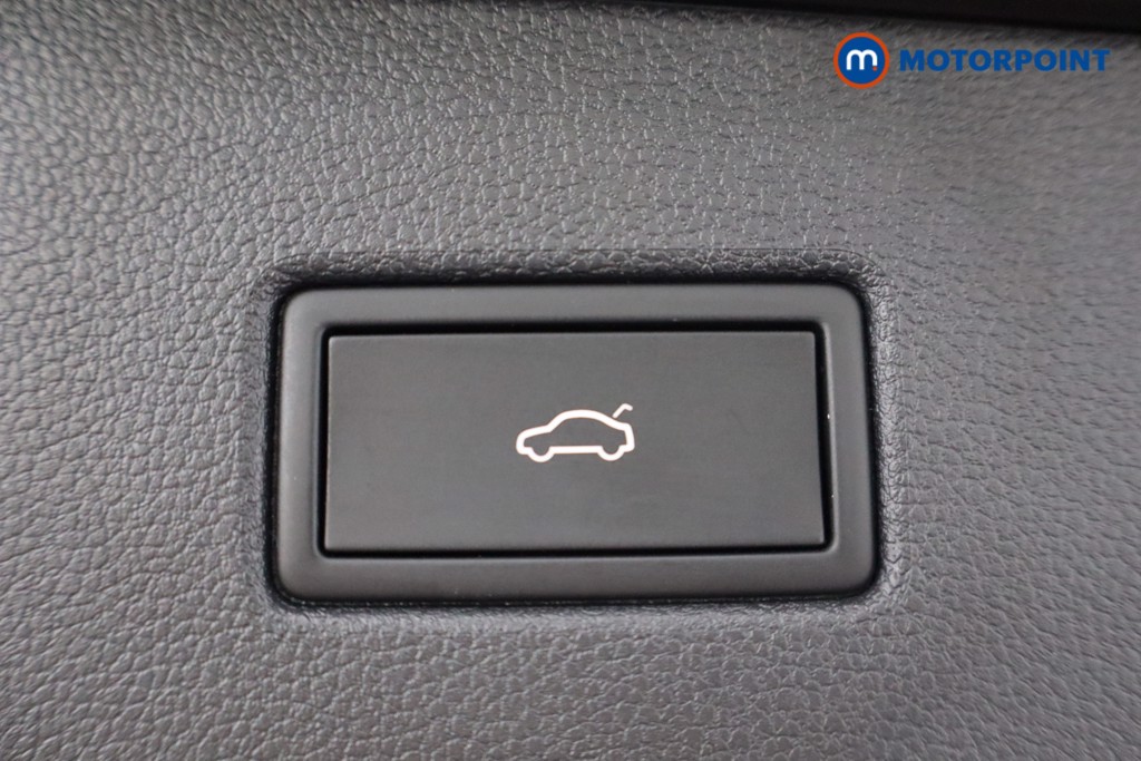 Volkswagen Tiguan Elegance Automatic Petrol SUV - Stock Number (1567890) - 38th supplementary image