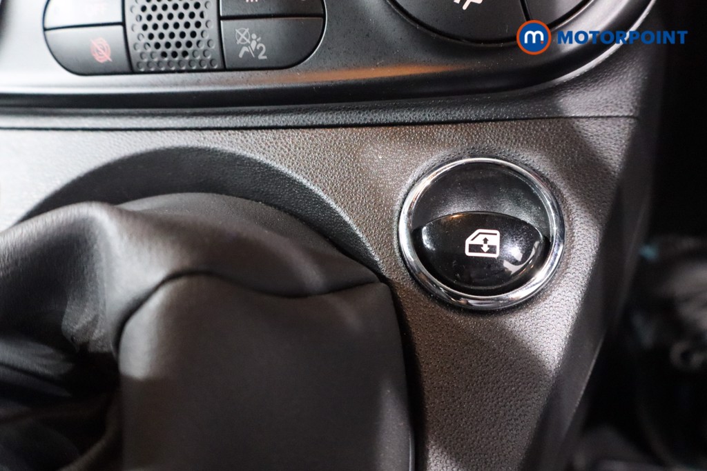 Fiat 500 TOP Manual Petrol-Electric Hybrid Hatchback - Stock Number (1568250) - 15th supplementary image