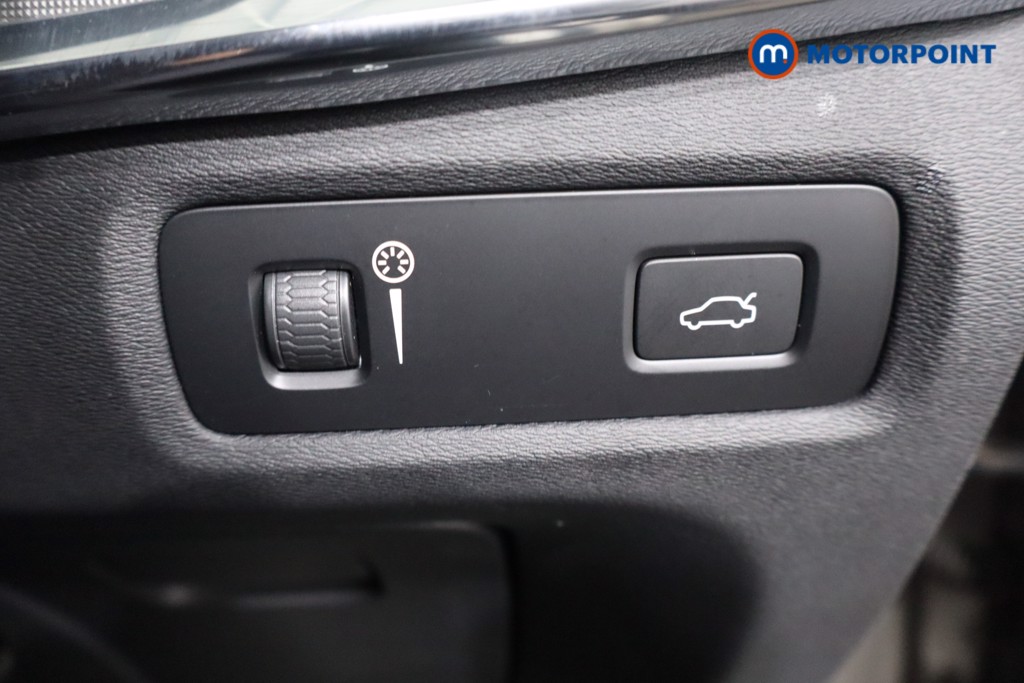 Volvo V90 Momentum Automatic Petrol Estate - Stock Number (1568290) - 20th supplementary image