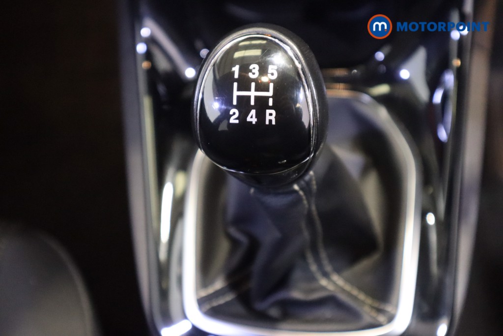 Ford Fiesta Titanium Manual Petrol Hatchback - Stock Number (1569087) - 5th supplementary image