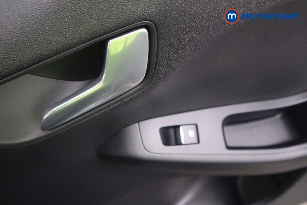 Ford Fiesta Titanium Manual Petrol-Electric Hybrid Hatchback - Stock Number (1569169) - 16th supplementary image