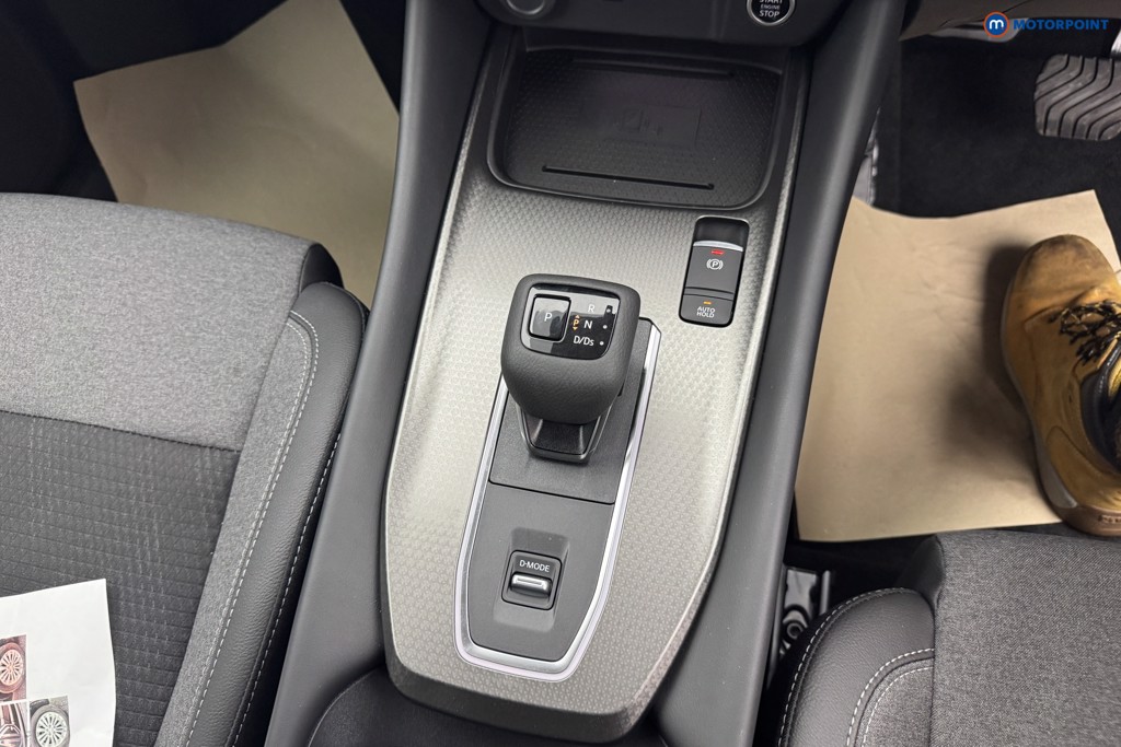 Nissan Qashqai N-Connecta Automatic Petrol SUV - Stock Number (1569453) - 11th supplementary image