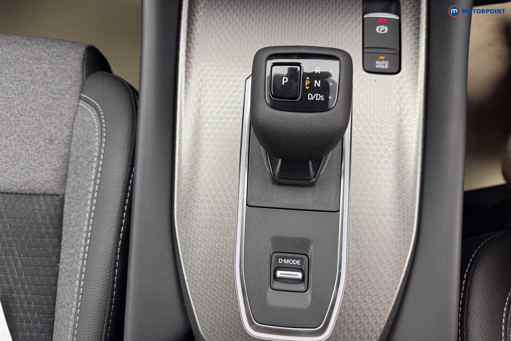 Nissan Qashqai N-Connecta Automatic Petrol SUV - Stock Number (1569453) - 15th supplementary image
