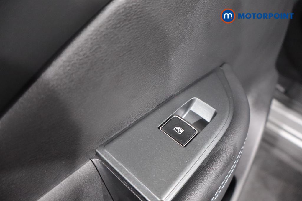 Nissan Qashqai N-Connecta Automatic Petrol SUV - Stock Number (1569471) - 22nd supplementary image