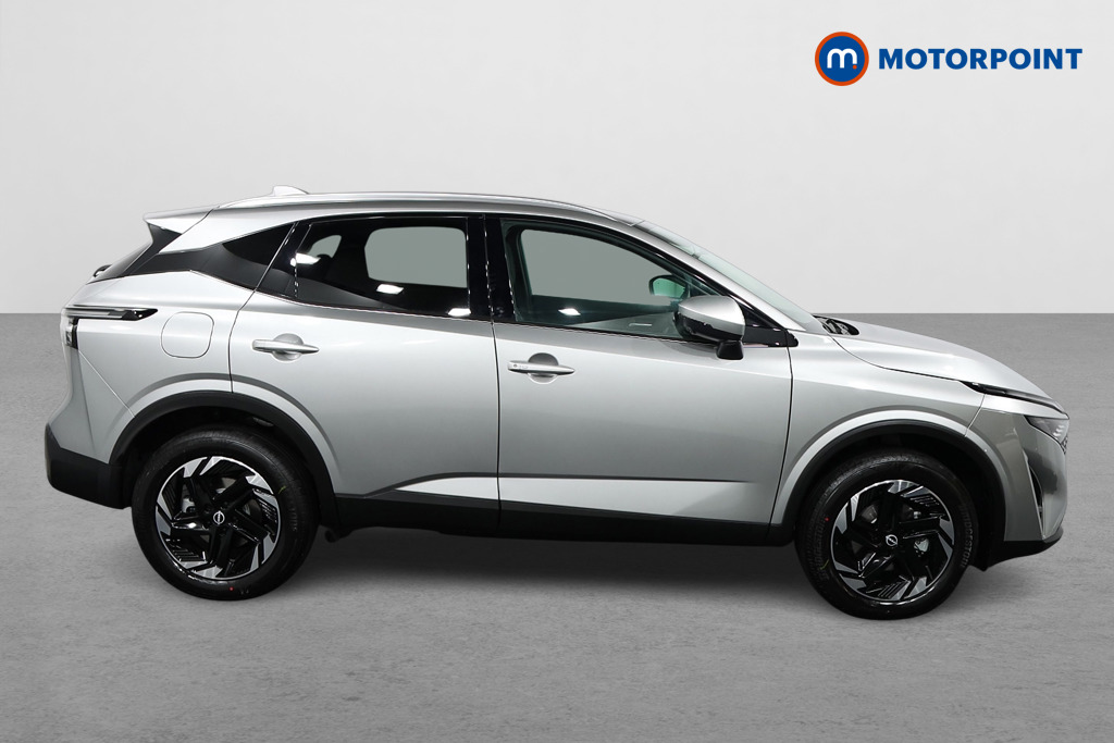 Nissan Qashqai N-Connecta Automatic Petrol SUV - Stock Number (1569471) - Drivers side