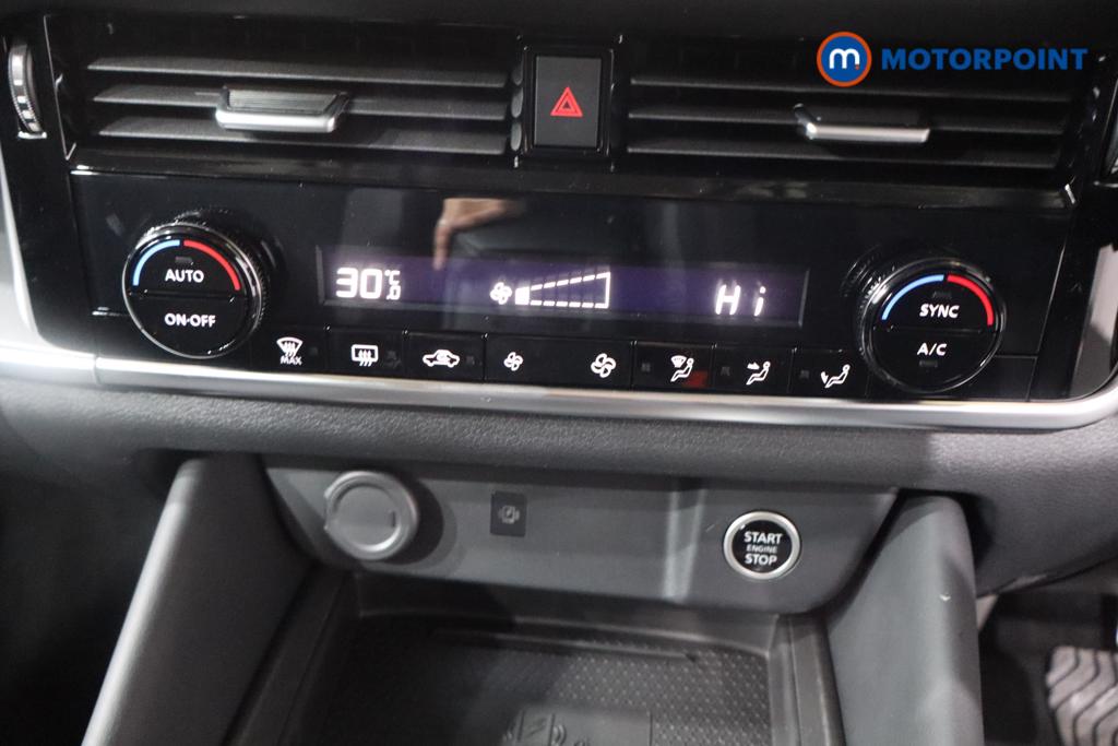 Nissan Qashqai N-Connecta Automatic Petrol SUV - Stock Number (1569476) - 5th supplementary image