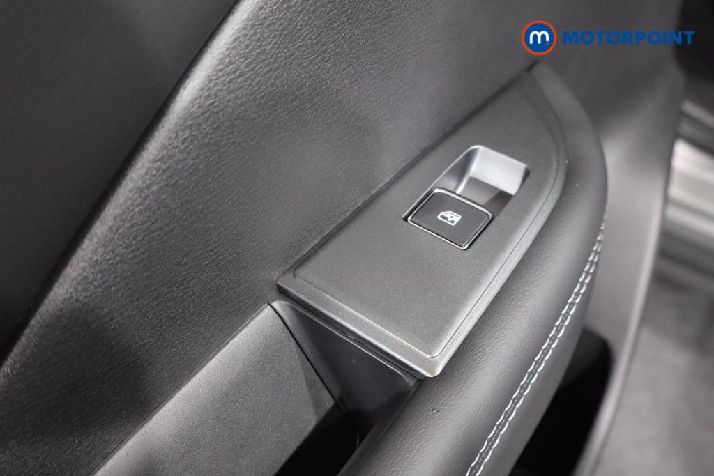 Nissan Qashqai N-Connecta Automatic Petrol SUV - Stock Number (1569476) - 23rd supplementary image