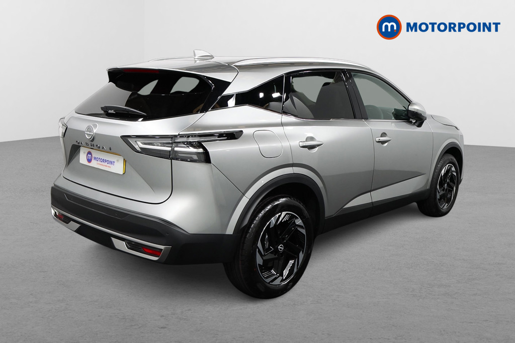 Nissan Qashqai N-Connecta Automatic Petrol SUV - Stock Number (1569476) - Passenger side front corner