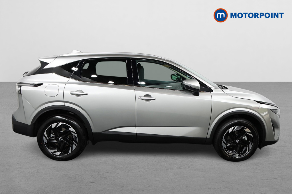 Nissan Qashqai N-Connecta Automatic Petrol SUV - Stock Number (1569476) - Passenger side