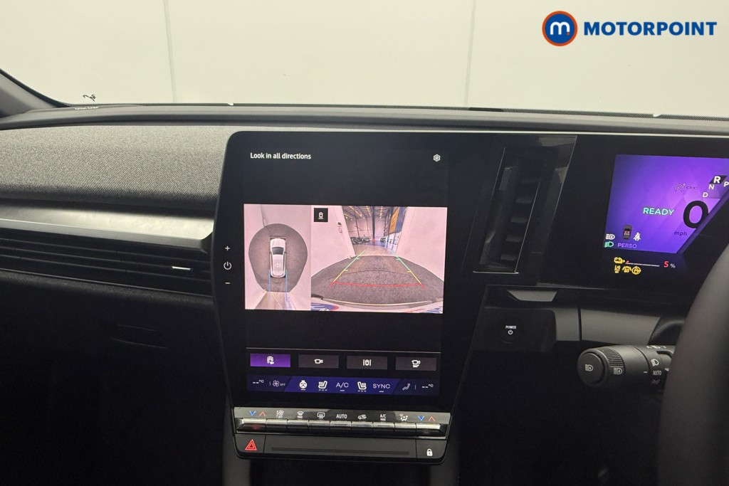 Renault Megane E-Tech Iconic Automatic Electric Hatchback - Stock Number (1569676) - 9th supplementary image