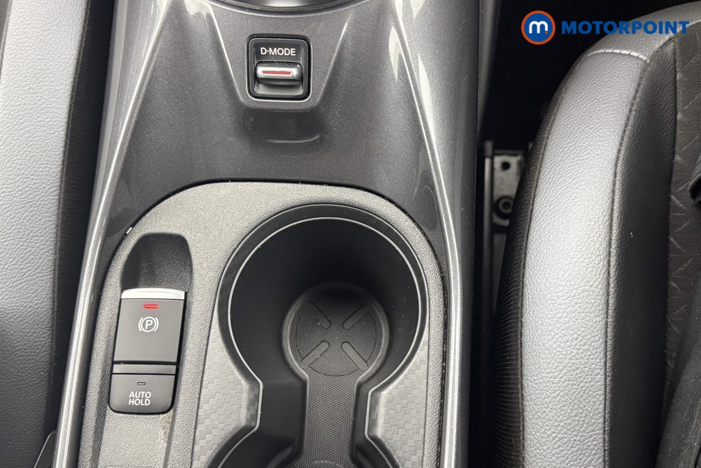 Nissan Juke N-Connecta Automatic Petrol SUV - Stock Number (1569817) - 5th supplementary image