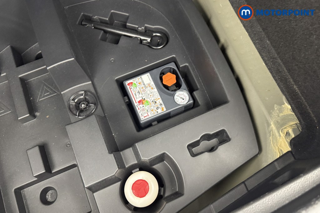 Nissan Juke N-Connecta Automatic Petrol SUV - Stock Number (1569817) - 24th supplementary image