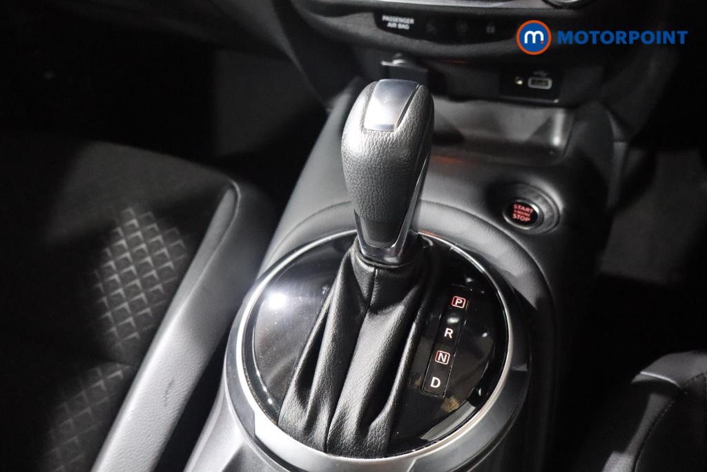 Nissan Juke N-Connecta Automatic Petrol SUV - Stock Number (1569818) - 7th supplementary image