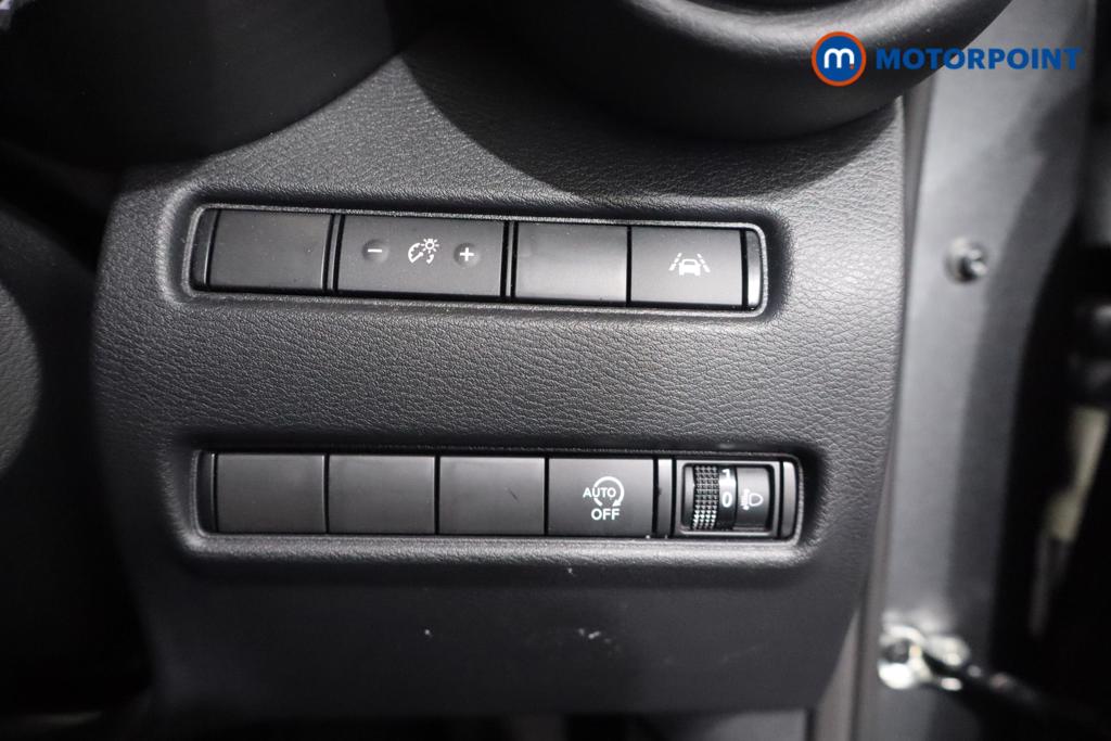 Nissan Juke N-Connecta Automatic Petrol SUV - Stock Number (1569818) - 15th supplementary image
