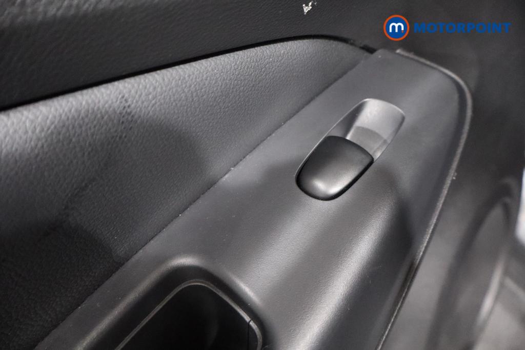 Nissan Juke N-Connecta Automatic Petrol SUV - Stock Number (1569818) - 22nd supplementary image
