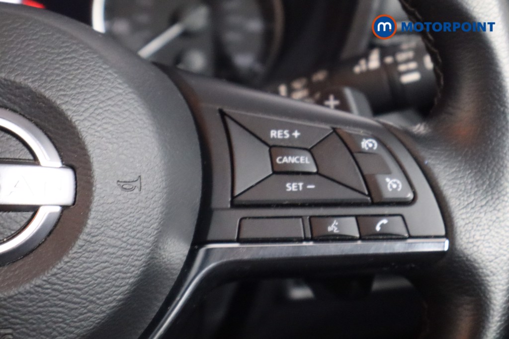 Nissan Juke N-Connecta Automatic Petrol SUV - Stock Number (1569833) - 8th supplementary image