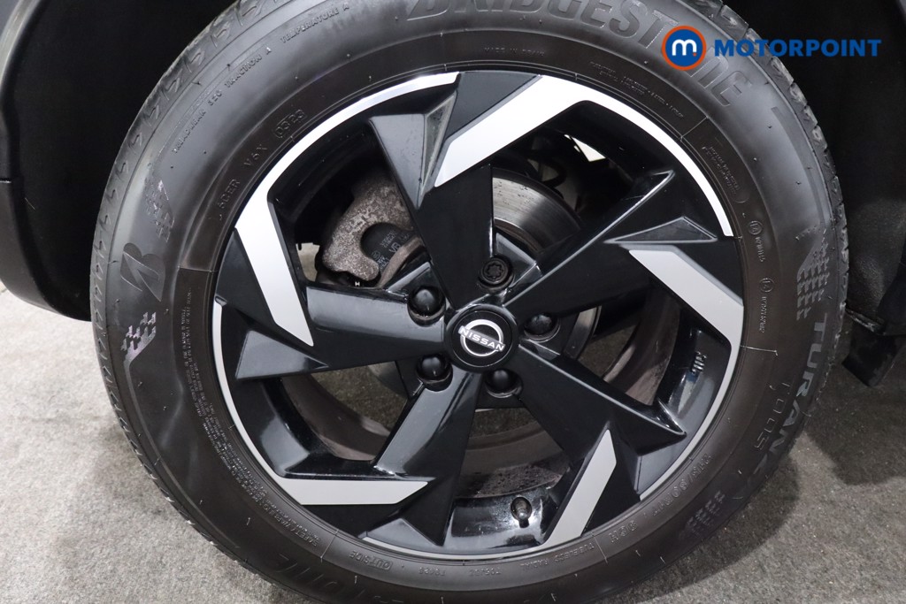 Nissan Juke N-Connecta Automatic Petrol SUV - Stock Number (1569833) - 9th supplementary image