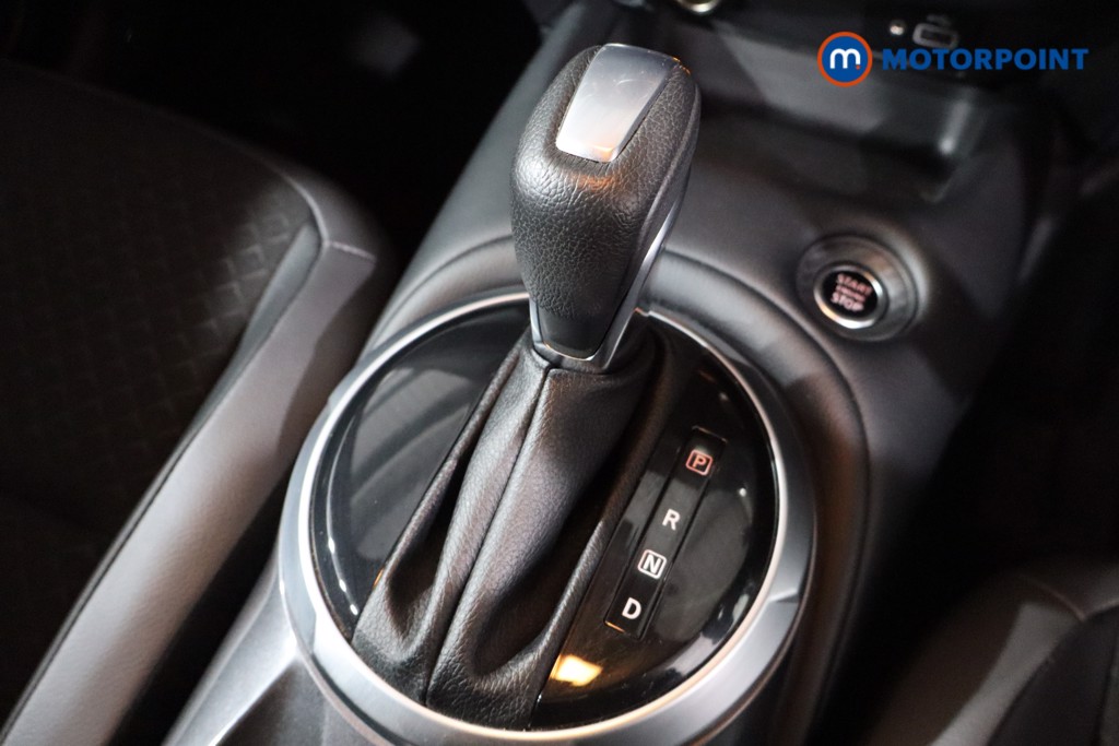 Nissan Juke N-Connecta Automatic Petrol SUV - Stock Number (1569833) - 14th supplementary image