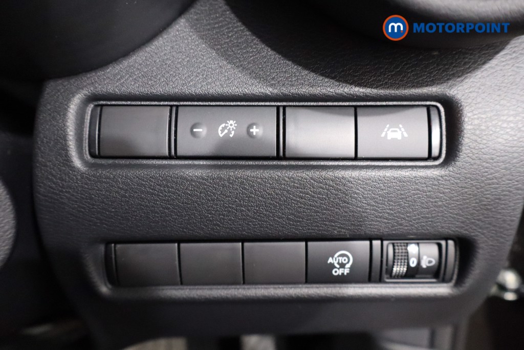 Nissan Juke N-Connecta Automatic Petrol SUV - Stock Number (1569833) - 21st supplementary image