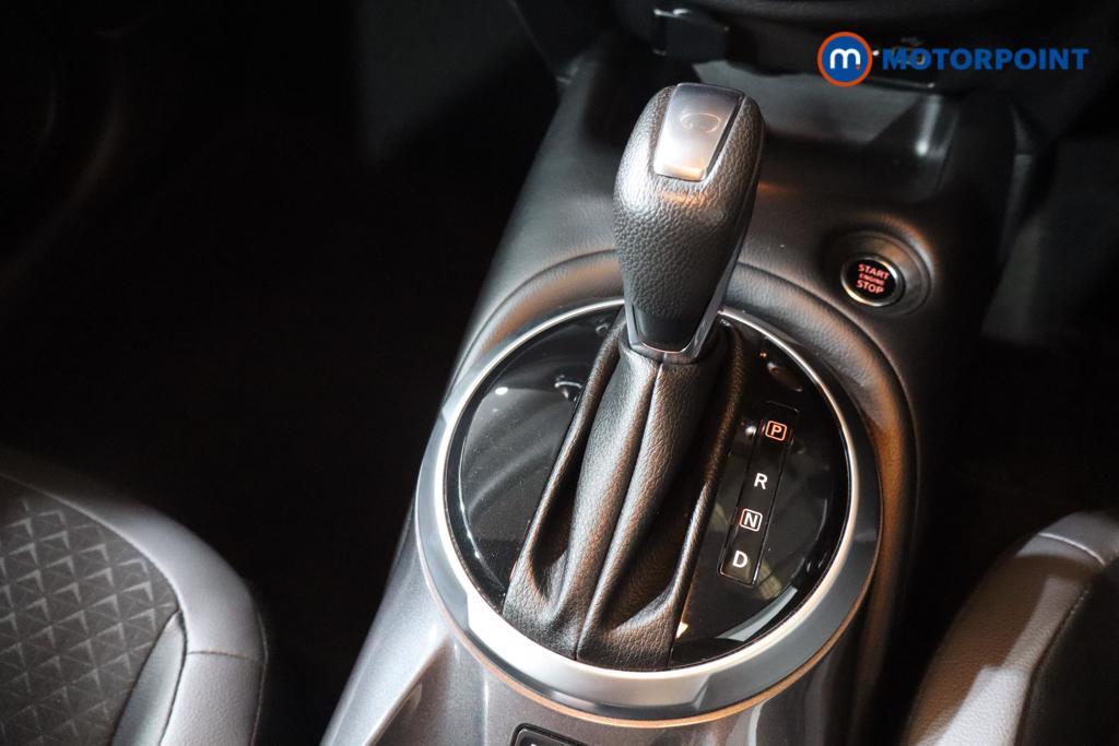 Nissan Juke N-Connecta Automatic Petrol SUV - Stock Number (1569837) - 6th supplementary image