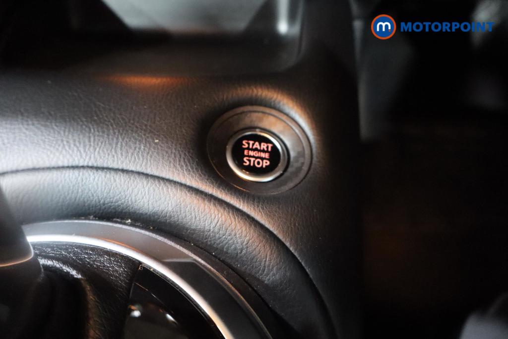 Nissan Juke N-Connecta Automatic Petrol SUV - Stock Number (1569837) - 7th supplementary image