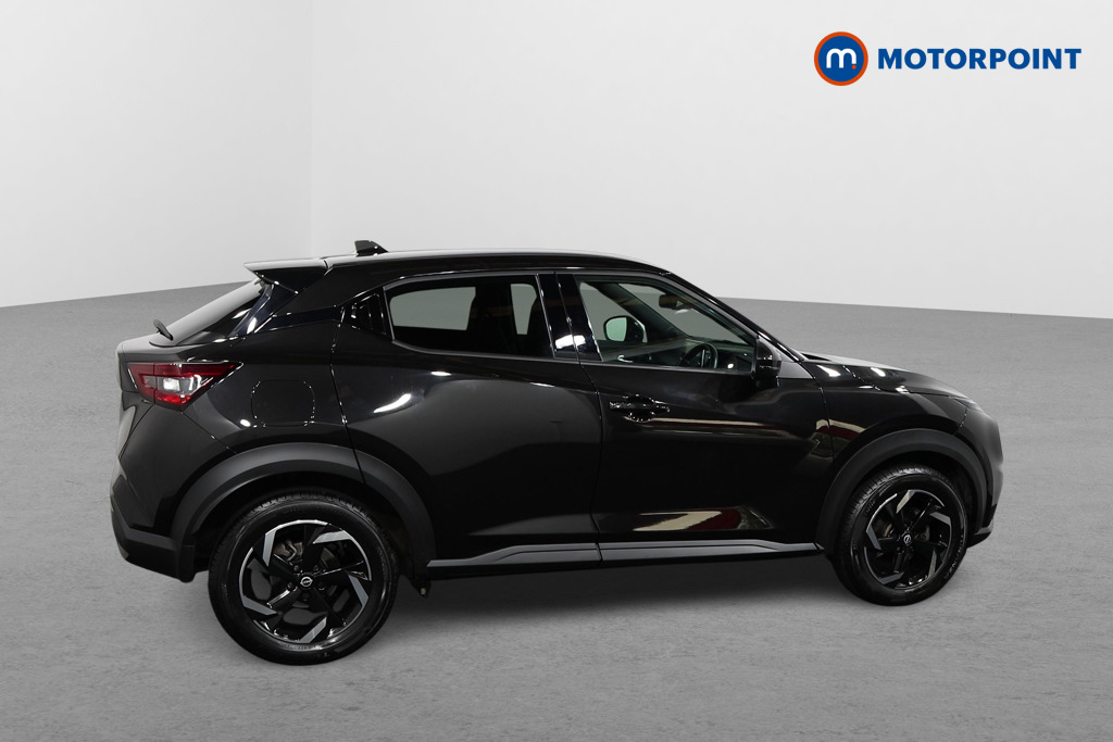 Nissan Juke N-Connecta Automatic Petrol SUV - Stock Number (1569837) - Drivers side front corner