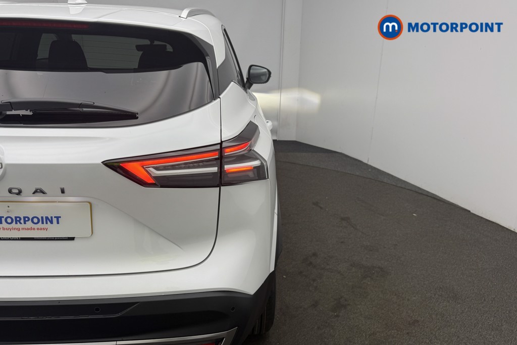 Nissan Qashqai N-Connecta Automatic Petrol SUV - Stock Number (1569887) - 32nd supplementary image
