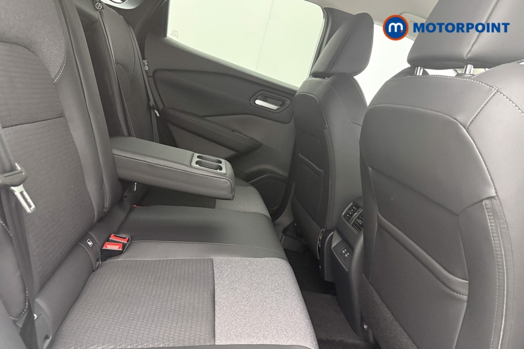 Nissan Qashqai N-Connecta Automatic Petrol SUV - Stock Number (1569892) - 20th supplementary image