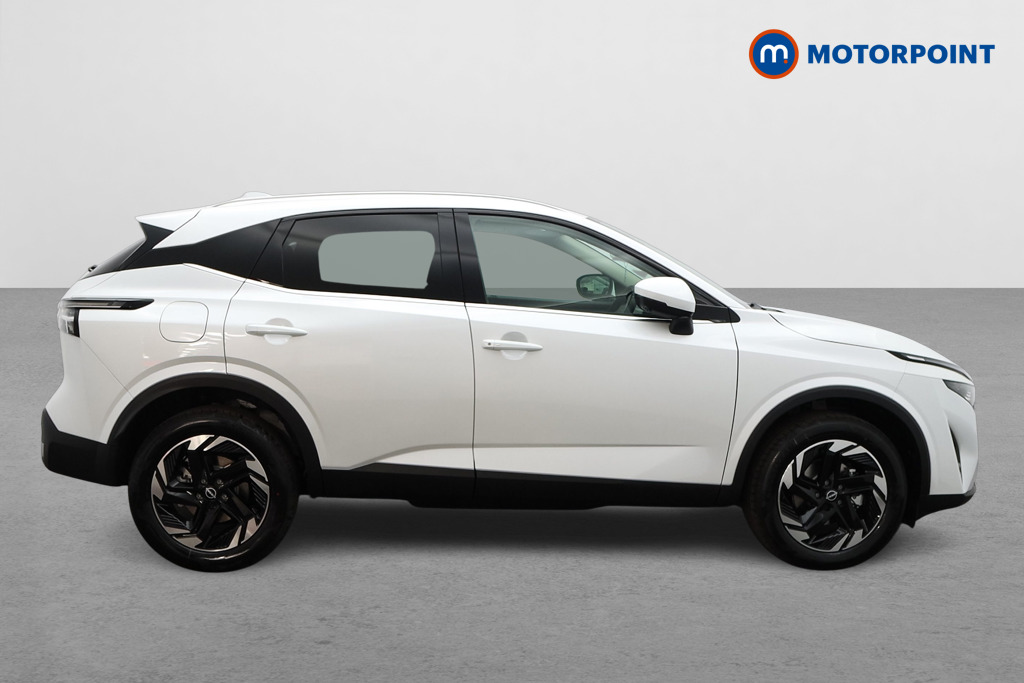 Nissan Qashqai N-Connecta Automatic Petrol SUV - Stock Number (1569892) - Drivers side