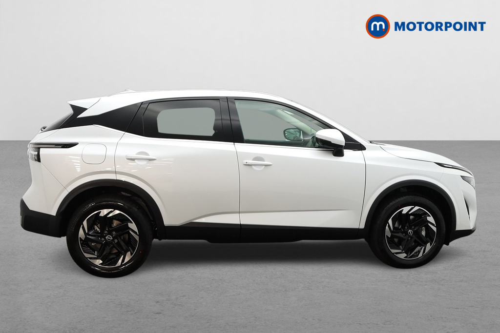 Nissan Qashqai N-Connecta Automatic Petrol SUV - Stock Number (1569903) - Drivers side