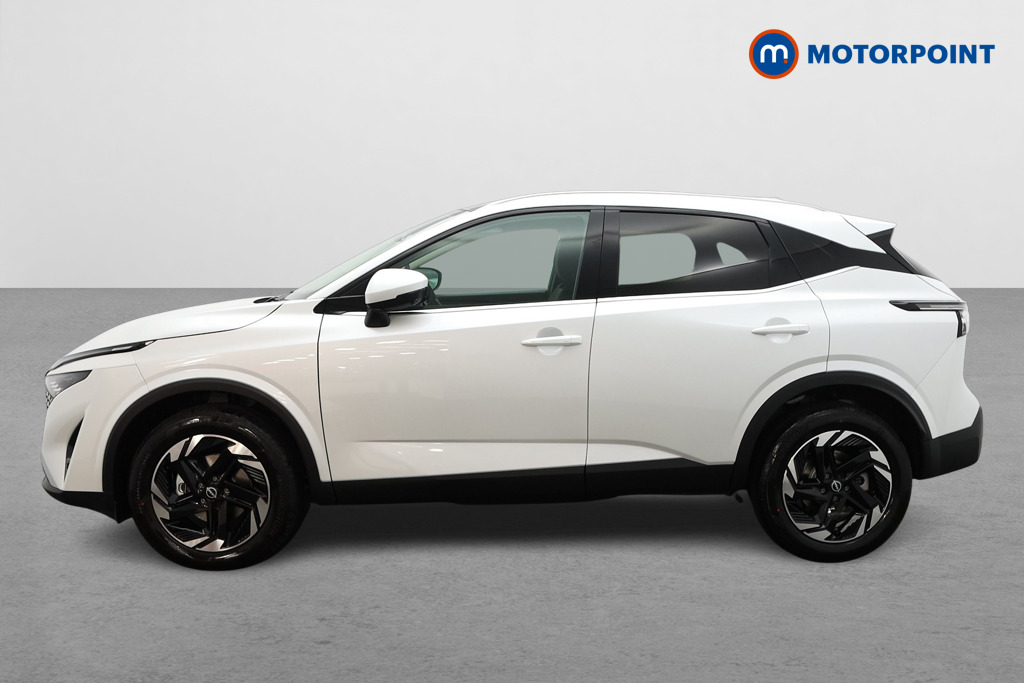 Nissan Qashqai N-Connecta Automatic Petrol SUV - Stock Number (1569903) - Passenger side