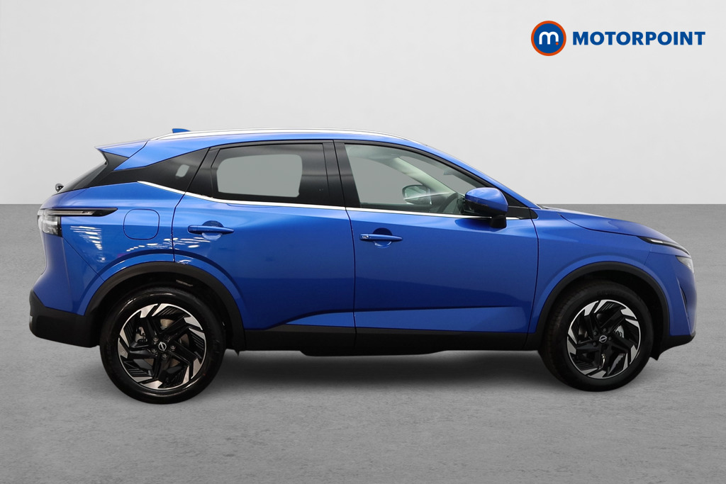 Nissan Qashqai N-Connecta Automatic Petrol SUV - Stock Number (1569906) - Drivers side