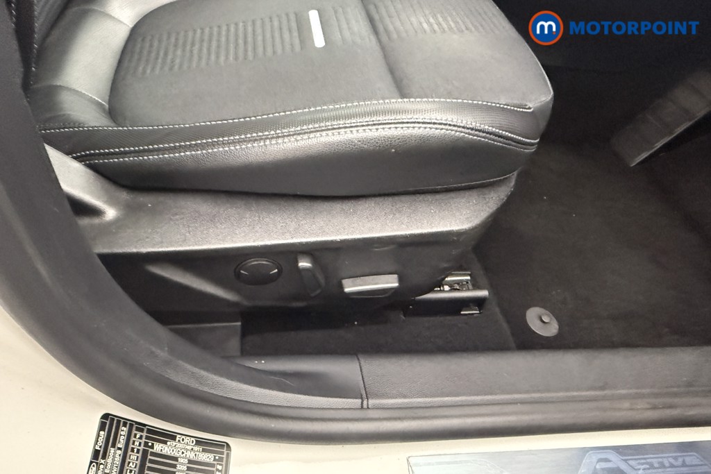Ford Focus Active X Automatic Petrol Hatchback - Stock Number (1570924) - 14th supplementary image