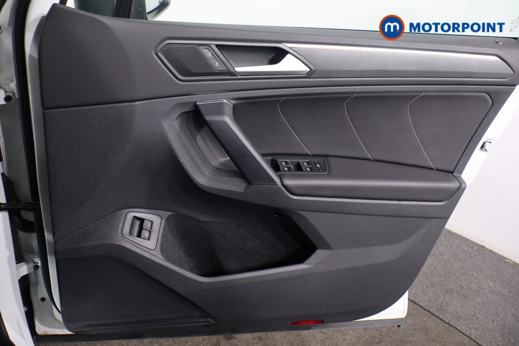 Volkswagen Tiguan R-Line Automatic Petrol Plug-In Hybrid SUV - Stock Number (1572337) - 25th supplementary image