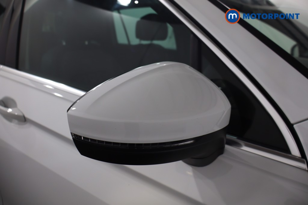 Volkswagen Tiguan R-Line Automatic Petrol Plug-In Hybrid SUV - Stock Number (1572337) - 27th supplementary image