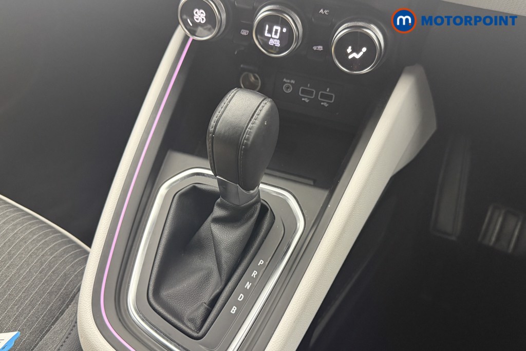 Renault Clio Techno Automatic Petrol-Electric Hybrid Hatchback - Stock Number (1572348) - 5th supplementary image