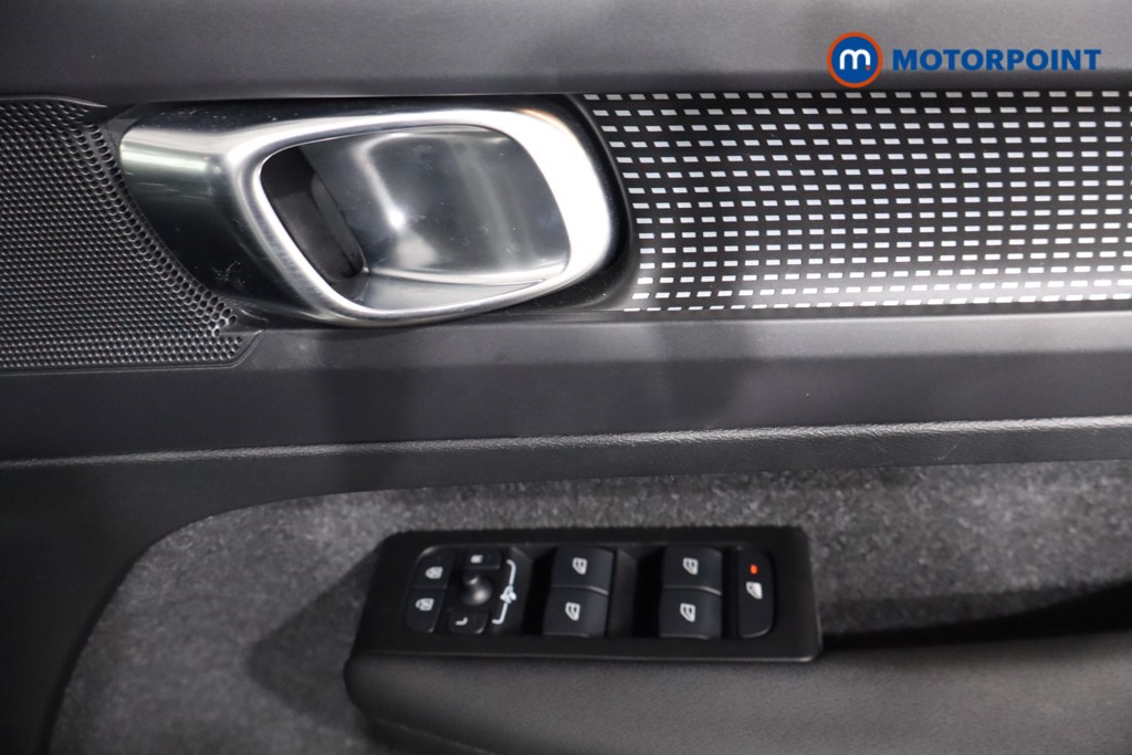Volvo Xc40 R Design Automatic Petrol SUV - Stock Number (1572440) - 23rd supplementary image