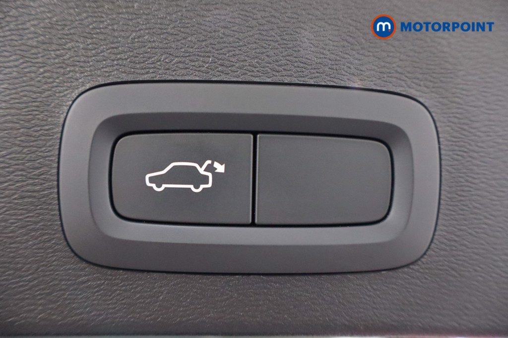 Volvo Xc40 R Design Automatic Petrol SUV - Stock Number (1572440) - 35th supplementary image