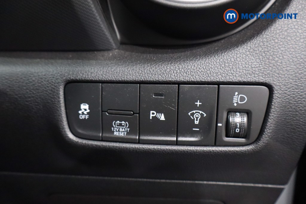 Hyundai Kona Premium Automatic Petrol-Electric Hybrid SUV - Stock Number (1572443) - 27th supplementary image