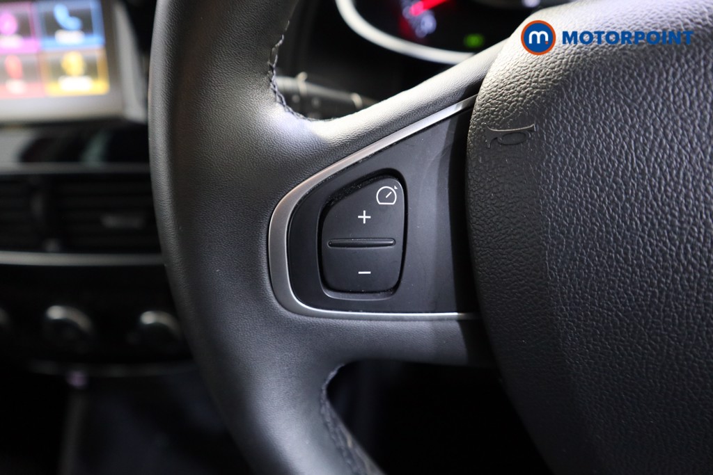 Renault Clio Iconic Manual Petrol Hatchback - Stock Number (1554461) - 3rd supplementary image