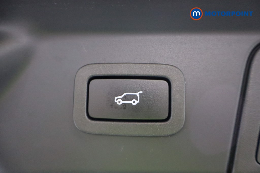 Land Rover Range Rover Velar R-Dynamic S Automatic Petrol SUV - Stock Number (1564154) - 24th supplementary image