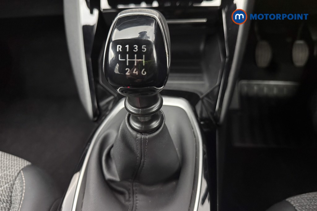Peugeot 2008 Allure Manual Petrol SUV - Stock Number (1564798) - 7th supplementary image